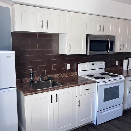 Hwy 17 Hotel Уауа Екстериор снимка