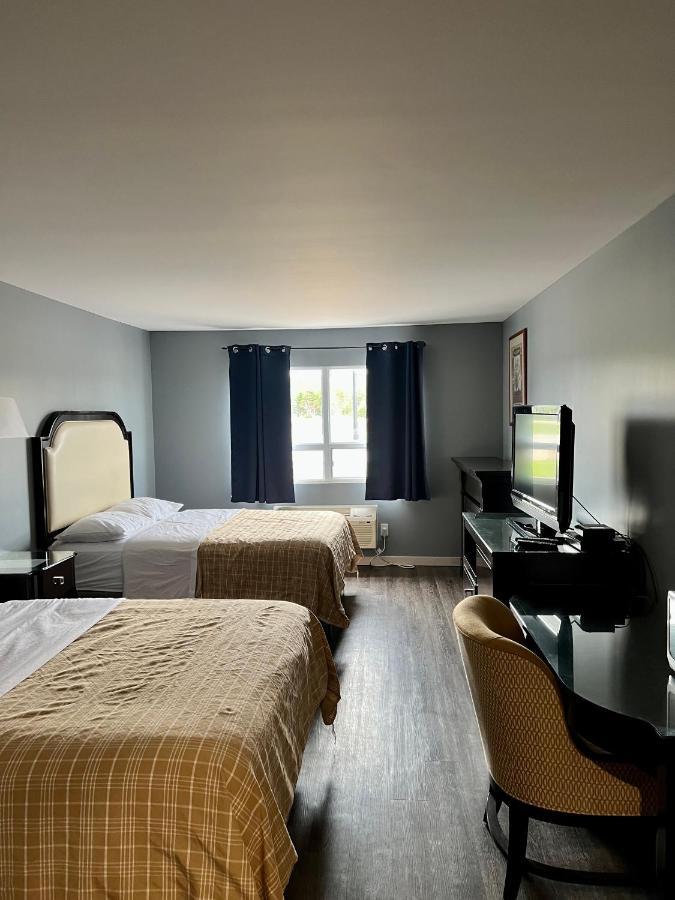 Hwy 17 Hotel Уауа Екстериор снимка
