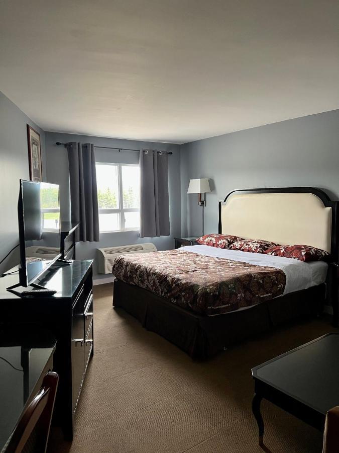 Hwy 17 Hotel Уауа Екстериор снимка