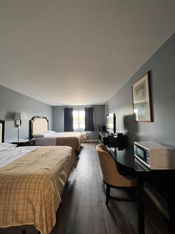 Hwy 17 Hotel Уауа Екстериор снимка