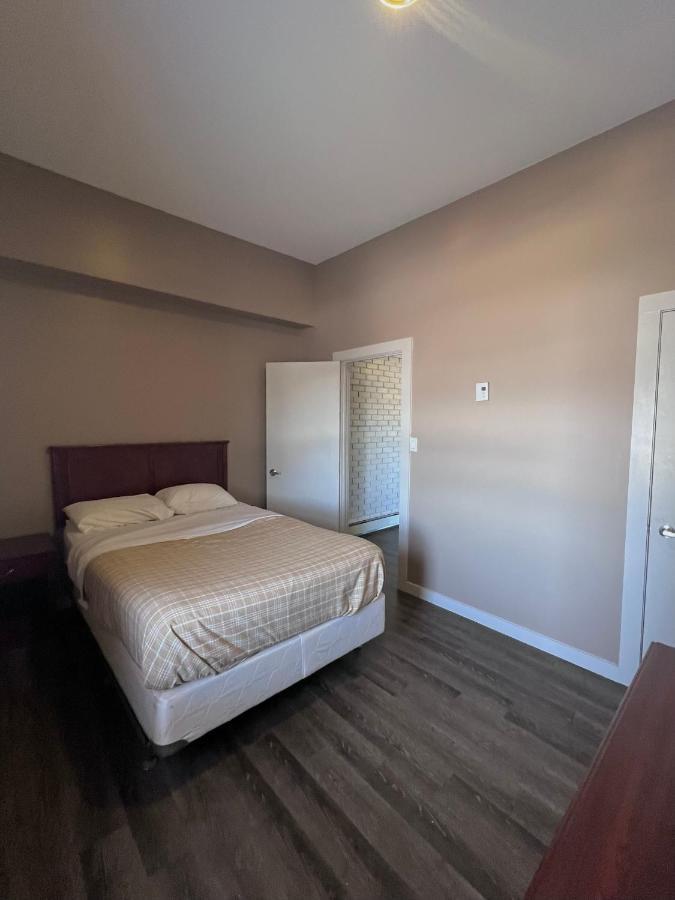 Hwy 17 Hotel Уауа Екстериор снимка