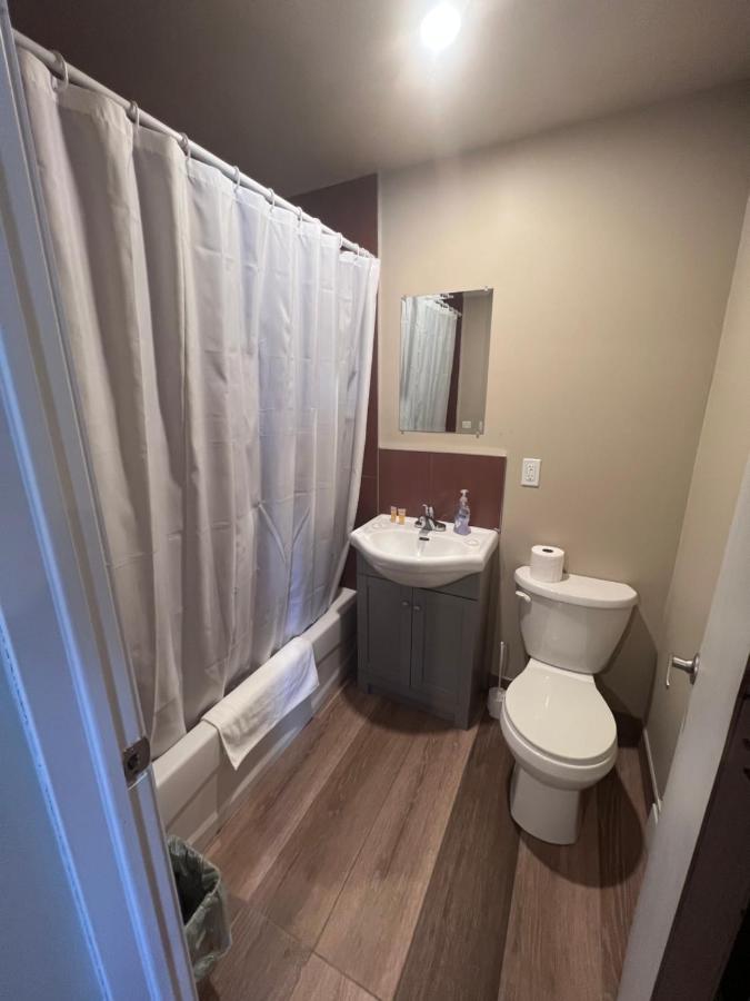 Hwy 17 Hotel Уауа Екстериор снимка