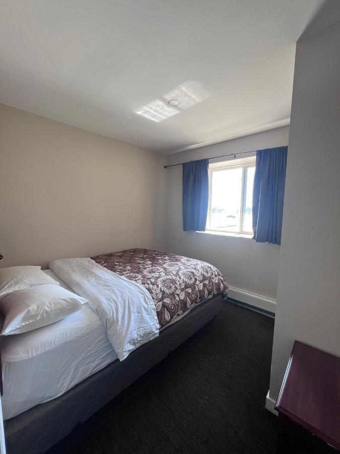 Hwy 17 Hotel Уауа Екстериор снимка