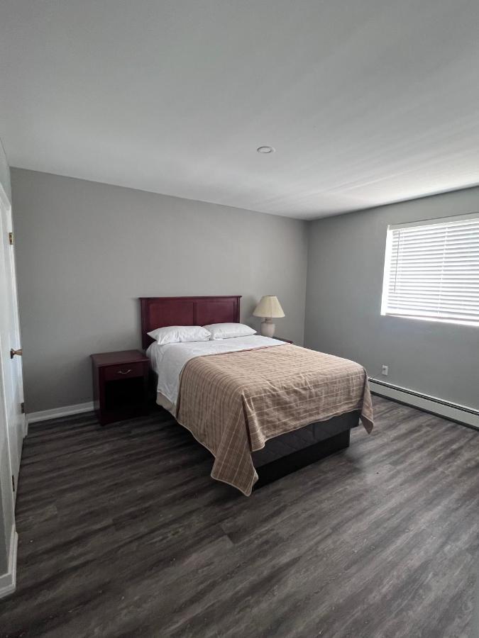 Hwy 17 Hotel Уауа Екстериор снимка
