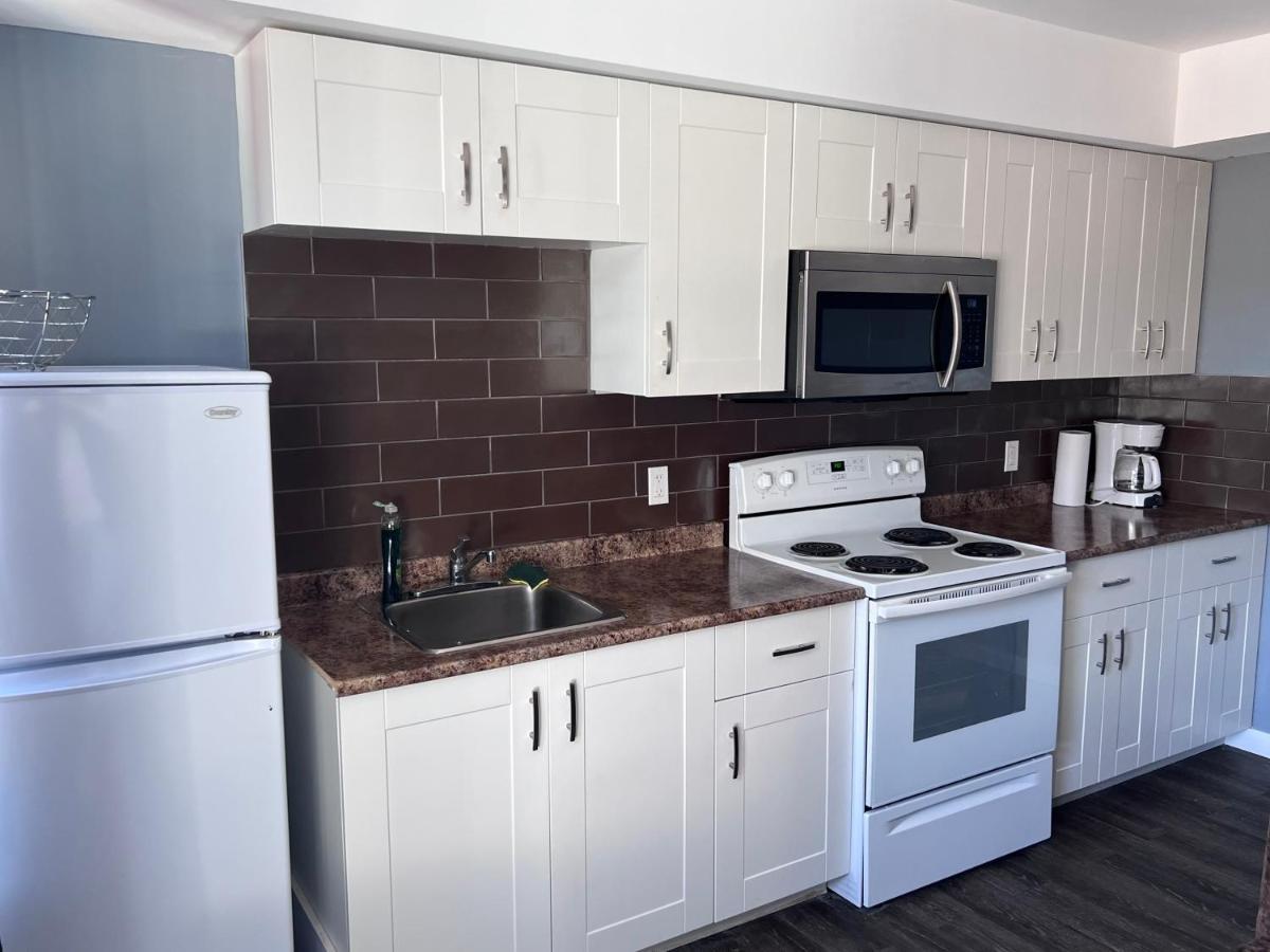 Hwy 17 Hotel Уауа Екстериор снимка